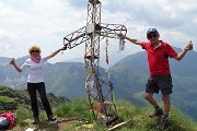 51 Alla croce piegata di vetta del Sasna (2229 m)